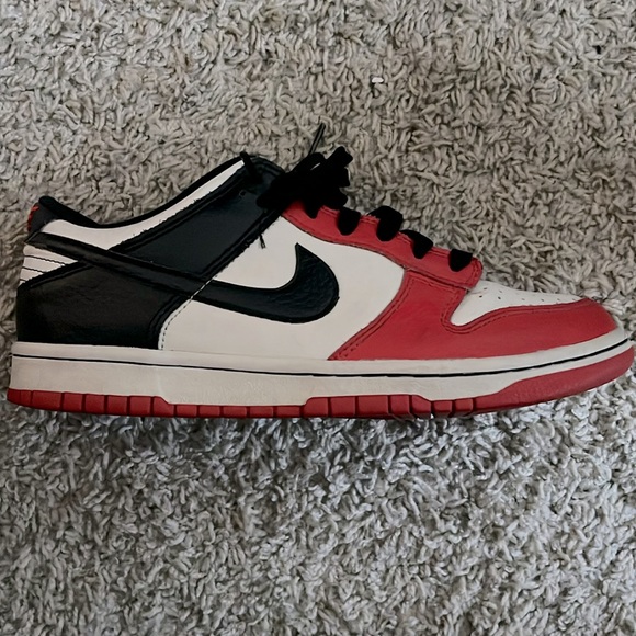Nike, 6.5, red, black, creamy white - Picture 1 of 1
